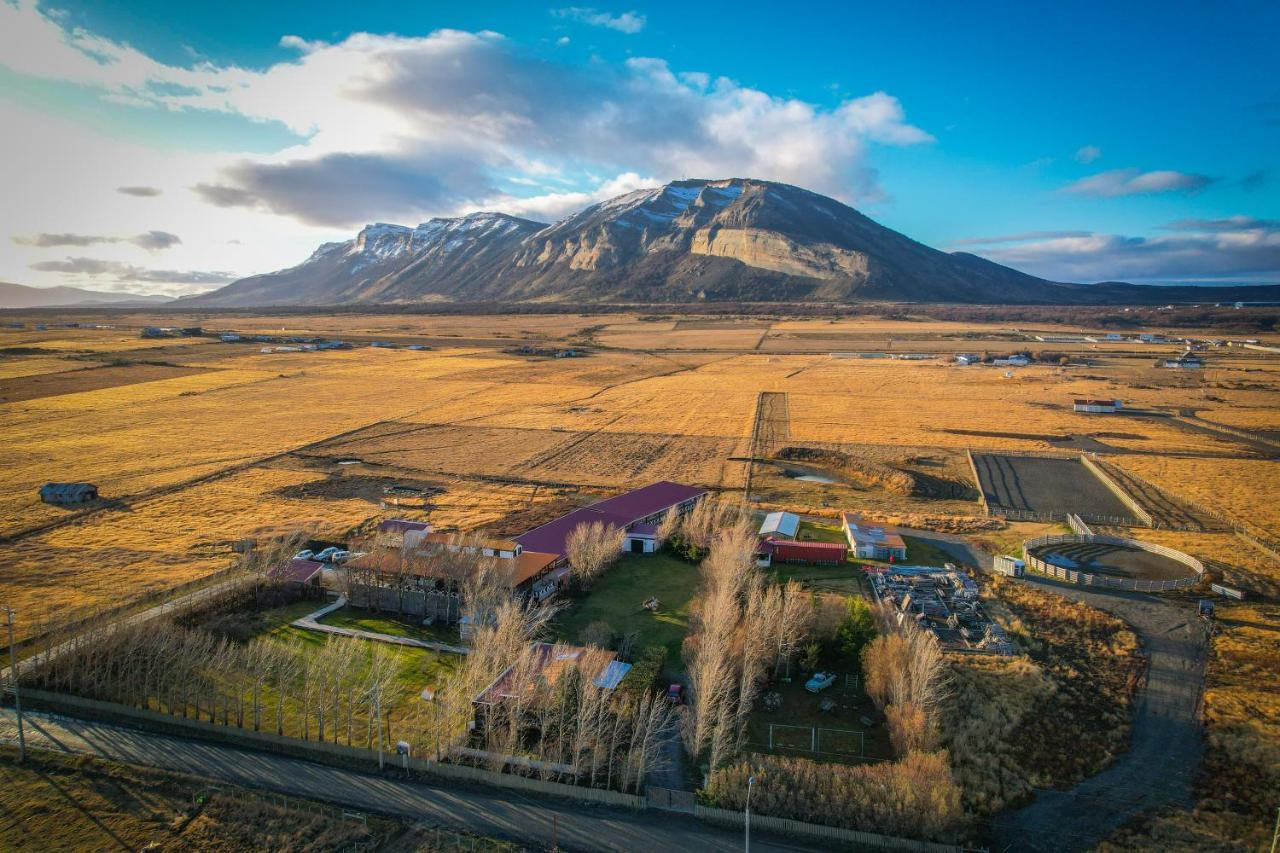 Hotel Hacienda Dorotea Puerto Natales Exterior foto